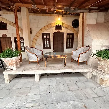 Tokmak Hotel *