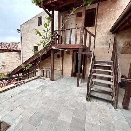Hotel Tokmak *