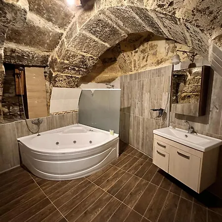 Hotel Tokmak 5*