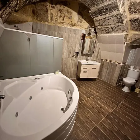 Tokmak Hotel